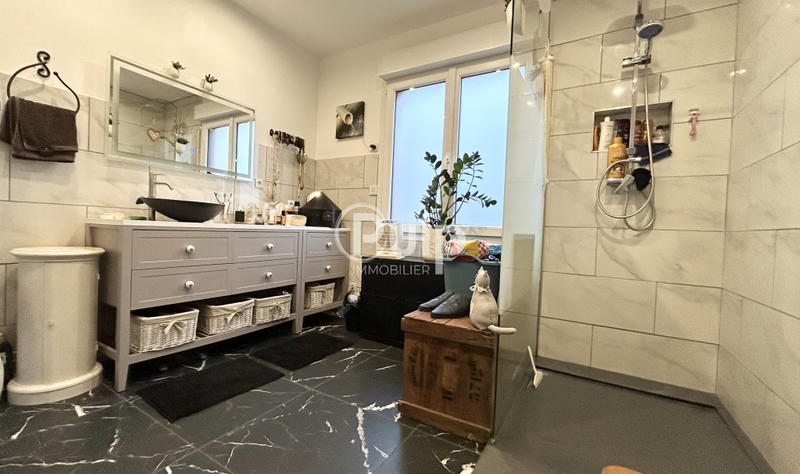 Pavillon - 100 m² - 5 pièces