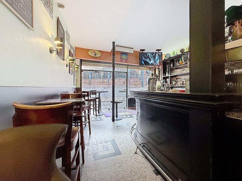 Local commercial - 117 m² - 4 pièces