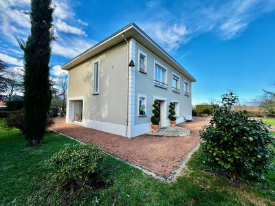 Maison - 264 m² - 7 pièces