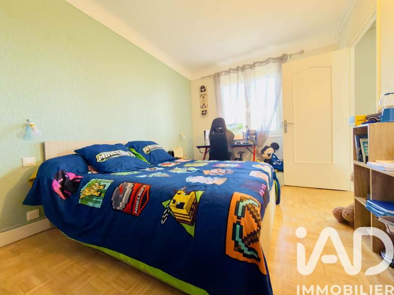 Appartement - 93 m² - 5 pièces