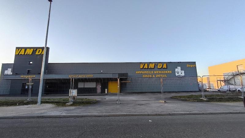 Local d'activité / Entrepôt - 972 m² - 5 pièces