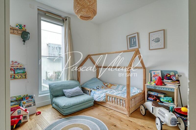 Appartement - 93 m² - 4 pièces