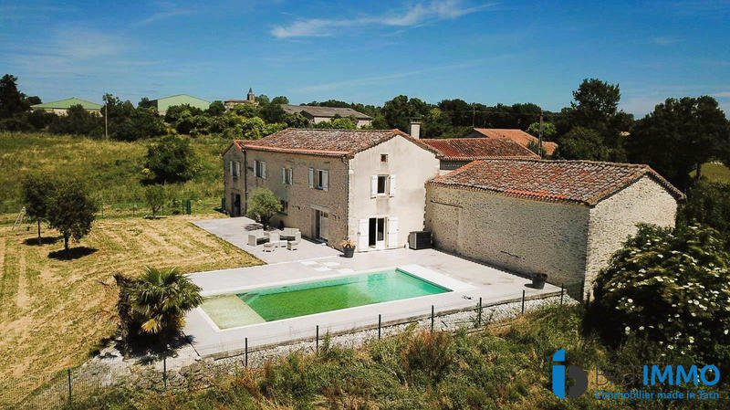 Maison - 308 m² - 8 pièces