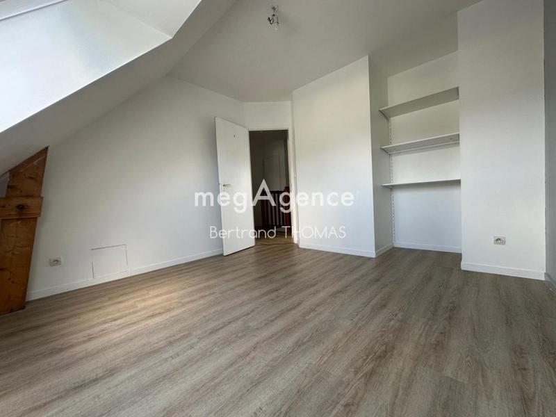 Maison traditionnelle - 105 m² - 7 pièces