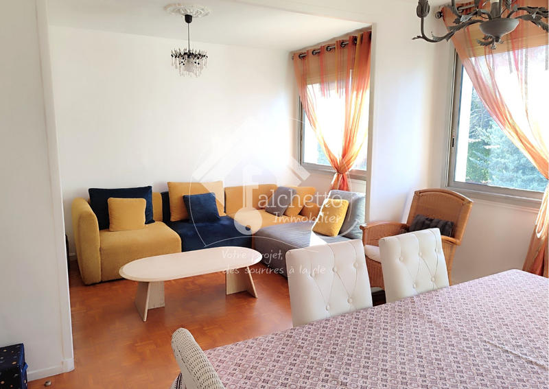 Appartement - 82 m² - 4 pièces