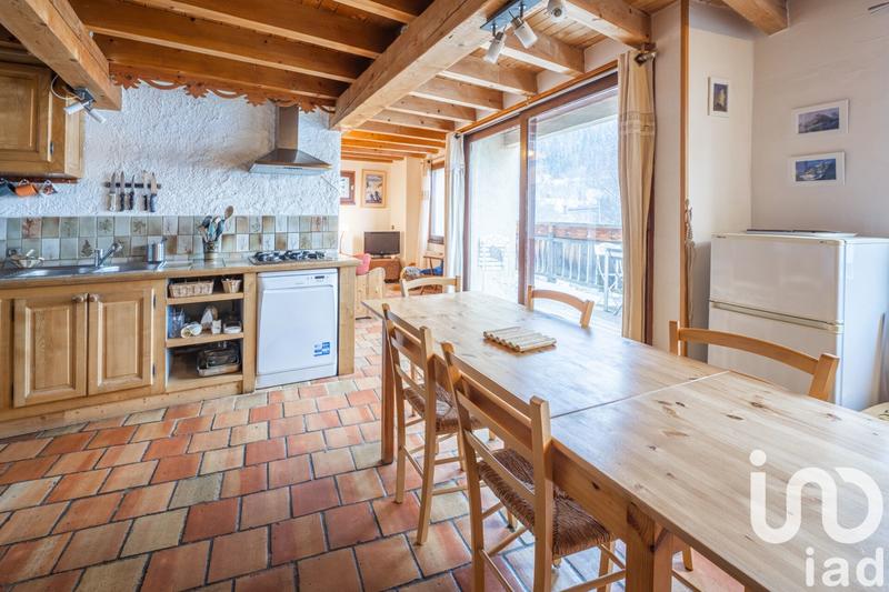 Appartement - 93 m² - 4 pièces