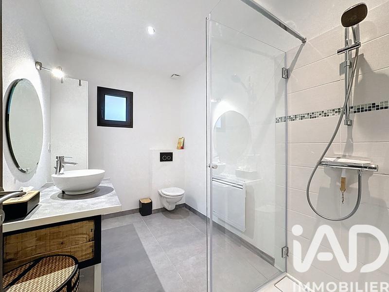 Maison - 207 m² - 8 pièces