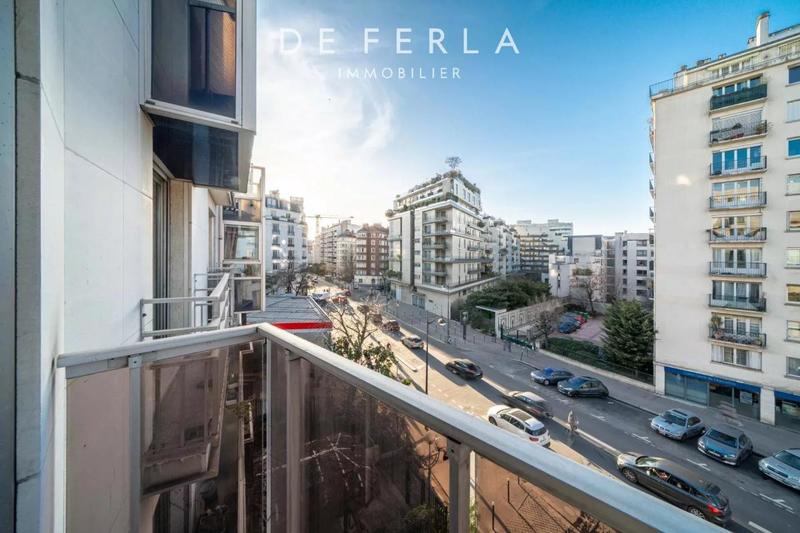 Appartement - 100 m² - 5 pièces