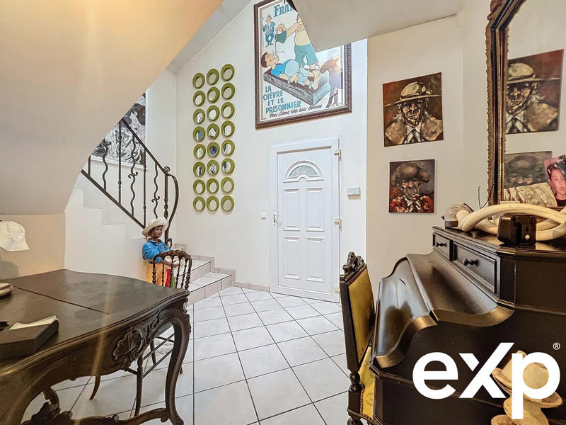 Maison - 180 m² - 7 pièces