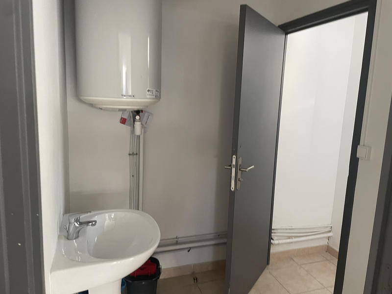 Local commercial - 85 m² - 5 pièces