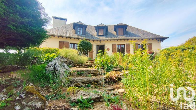 Maison - 166 m² - 8 pièces