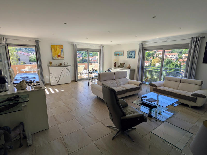 Appartement - 111 m² - 3 pièces