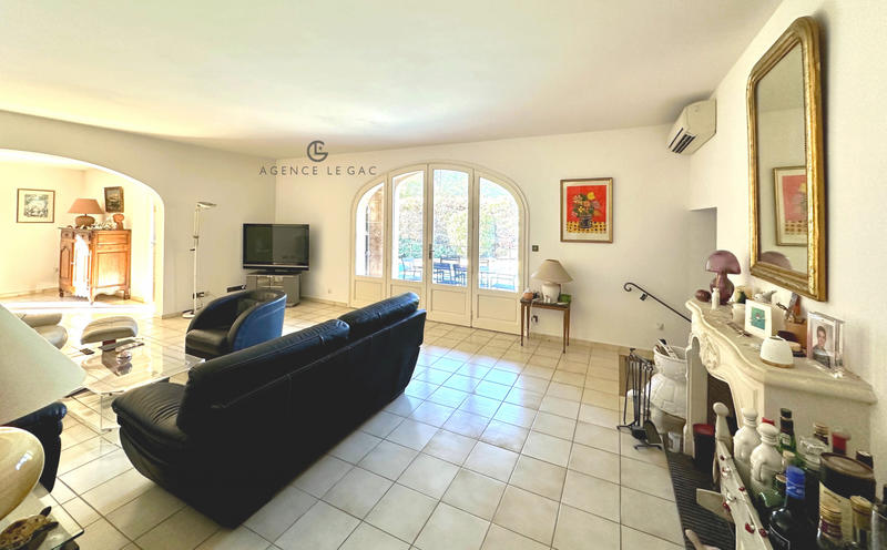 Villa - 180 m² - 6 pièces