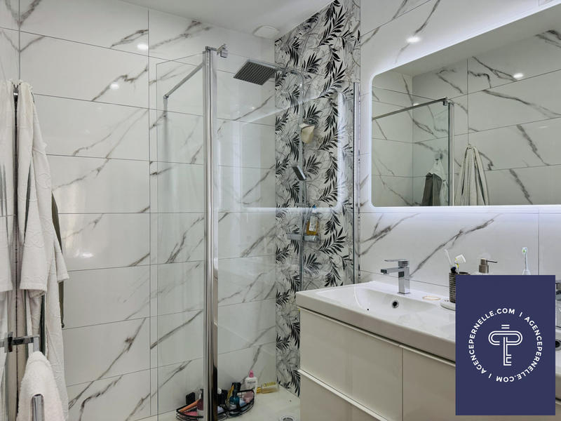 Maison - 99 m² - 4 pièces