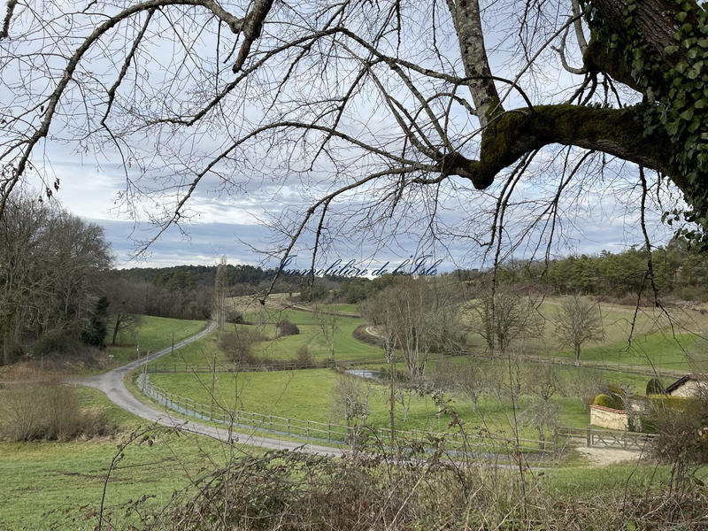 Maison - 216 m² - 7 pièces