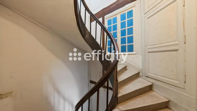 Immeuble - 160 m² - 9 pièces