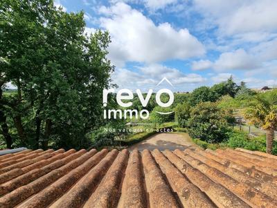 Maison - 213 m² - 7 pièces