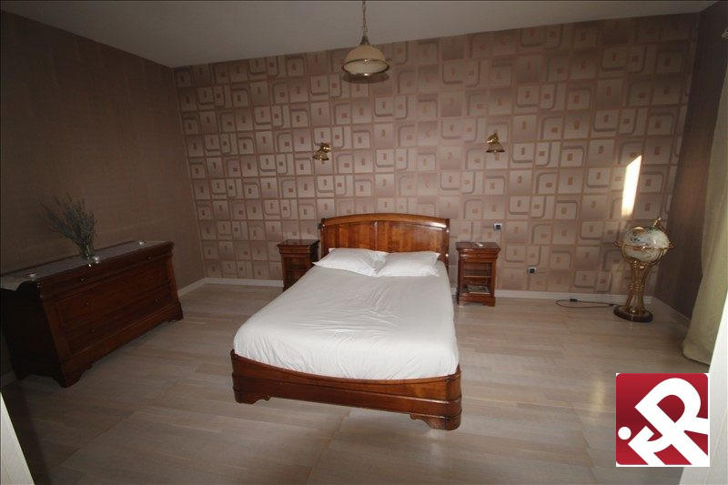 Villa - 445 m² - 9 pièces