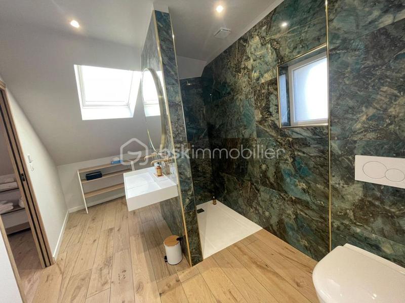 Demeure - 371 m² - 8 pièces