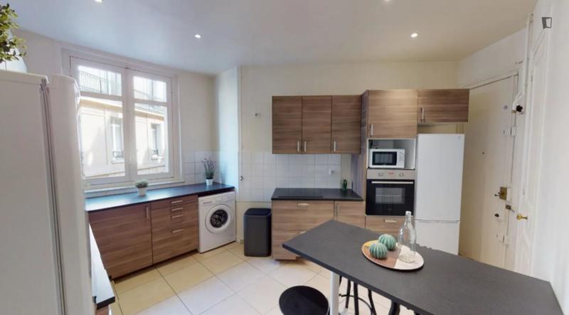 Chambre - 10 m² - 8 pièces