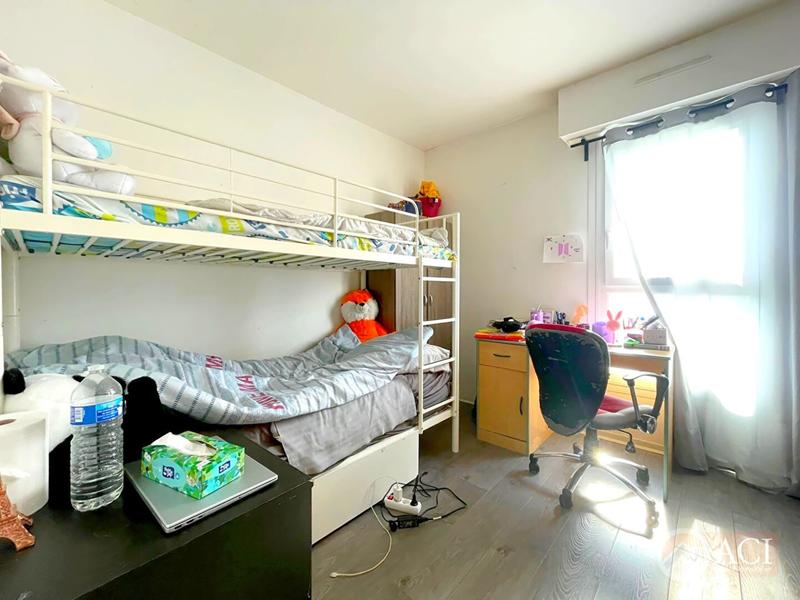 Appartement - 77 m² - 4 pièces