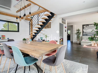 Maison - 175 m² - 7 pièces