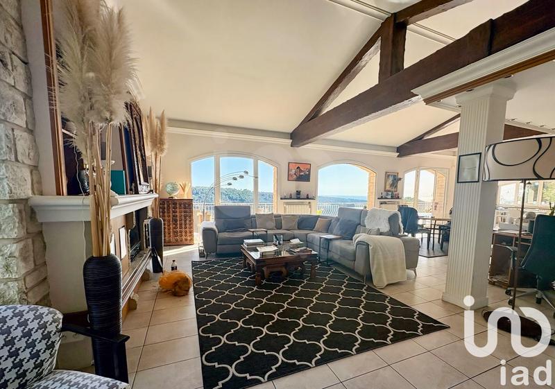 Maison - 195 m² - 6 pièces