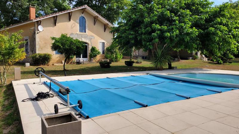 Maison en pierre - 280 m² - 7 pièces