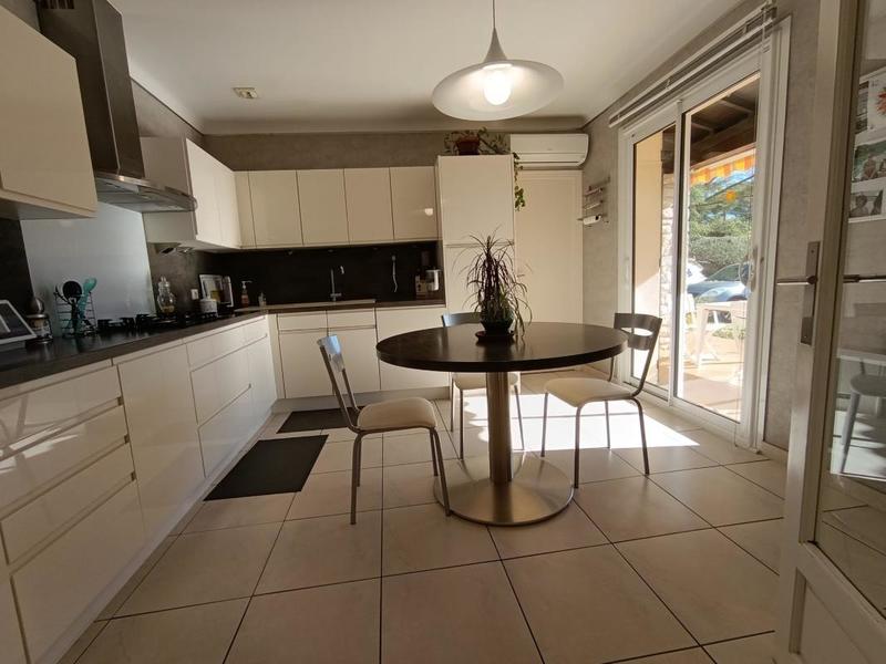 Villa - 161 m² - 6 pièces