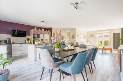 Maison - 182 m² - 7 pièces