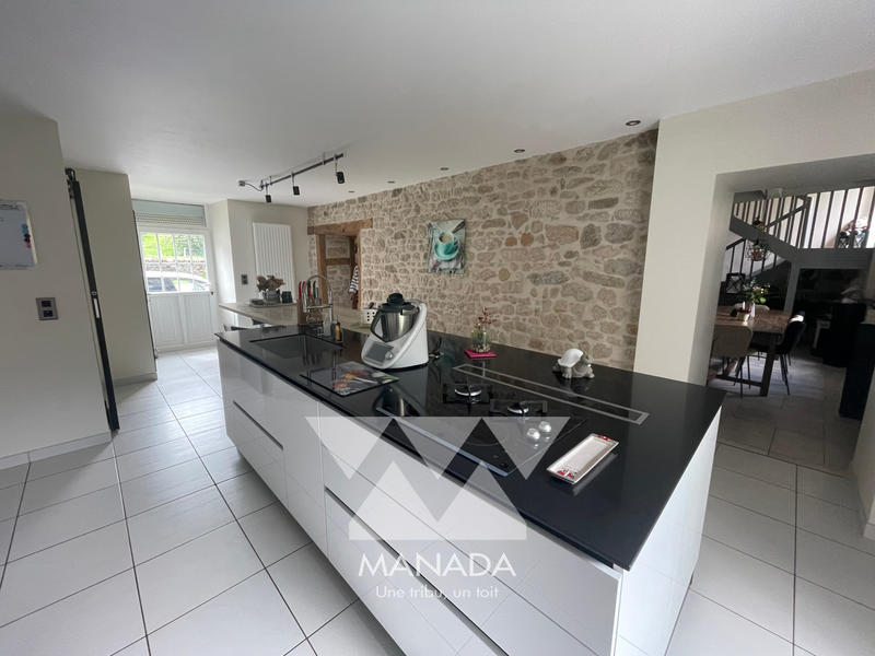 Maison - 225 m² - 6 pièces