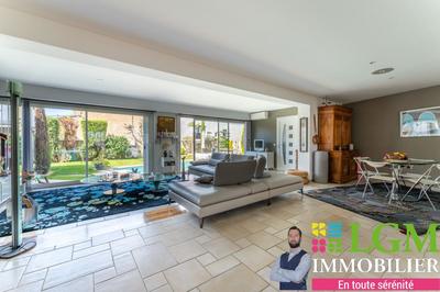 Maison - 181 m² - 4 pièces