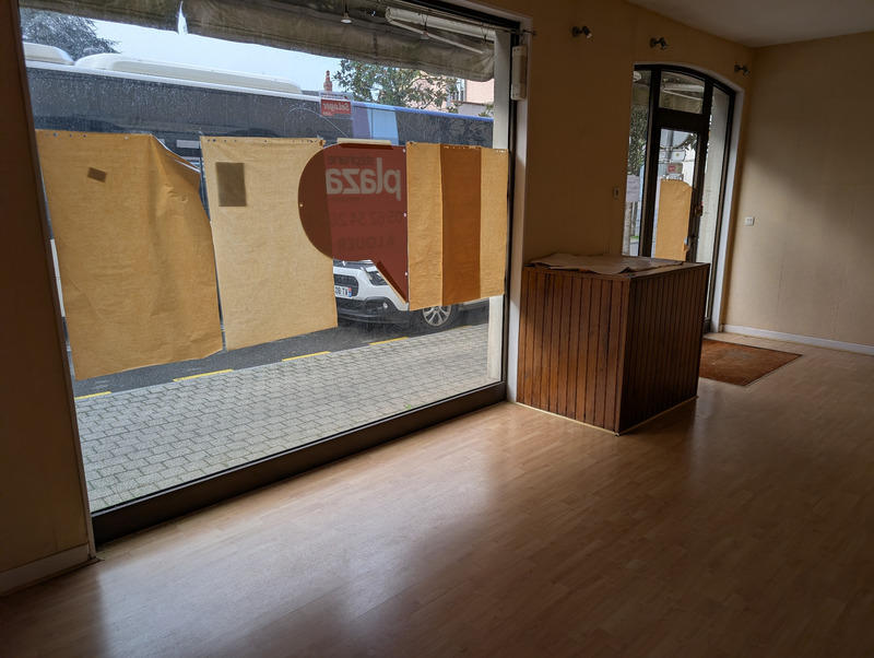 Local commercial - 59 m² - 6 pièces