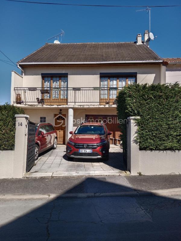 Maison traditionnelle - 143 m² - 6 pièces