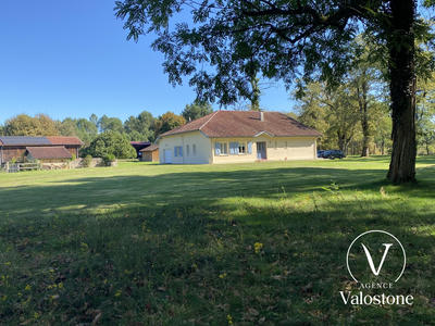 Maison - 246 m² - 6 pièces