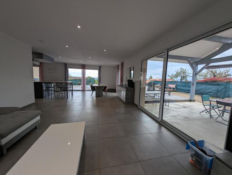 Maison - 195 m² - 6 pièces