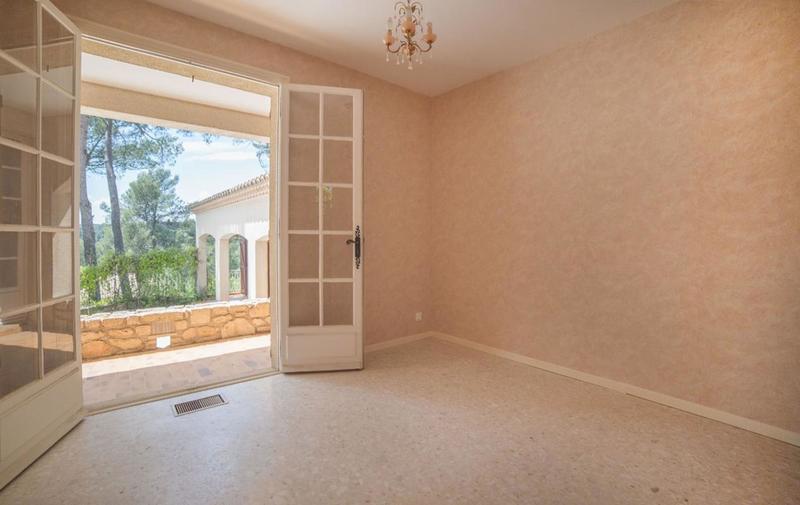 Maison - 248 m² - 9 pièces