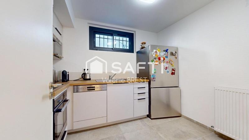 Maison - 210 m² - 8 pièces