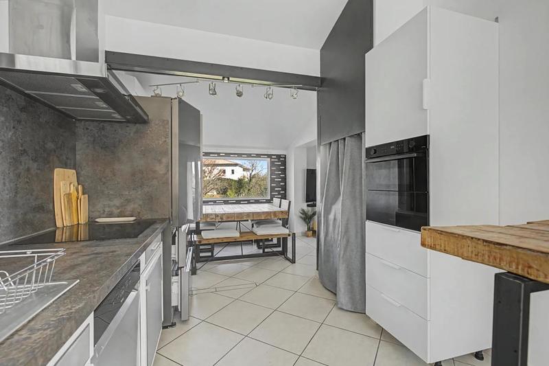 Maison - 104 m² - 6 pièces