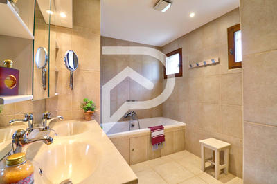 Villa - 160 m² - 5 pièces