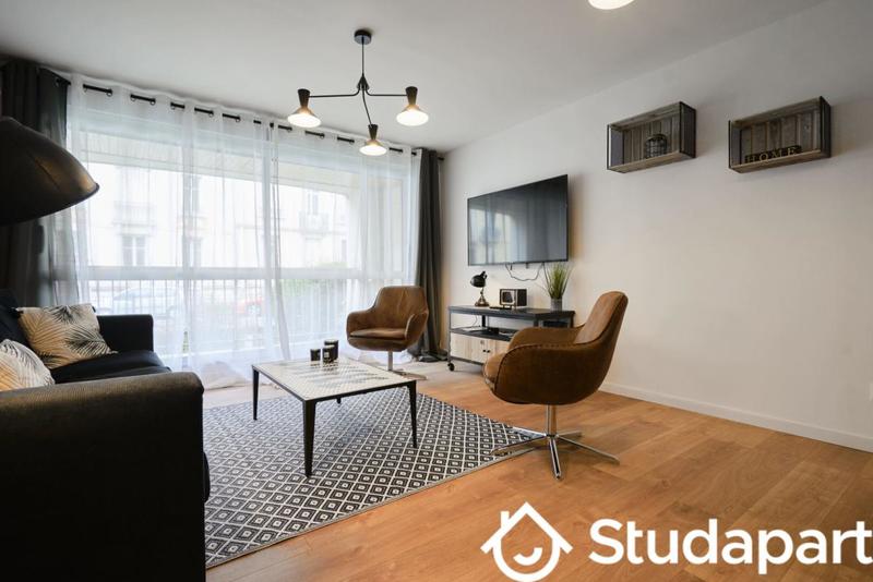 Chambre - 11 m² - 1 pièce