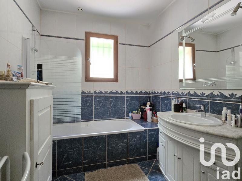 Maison - 235 m² - 7 pièces