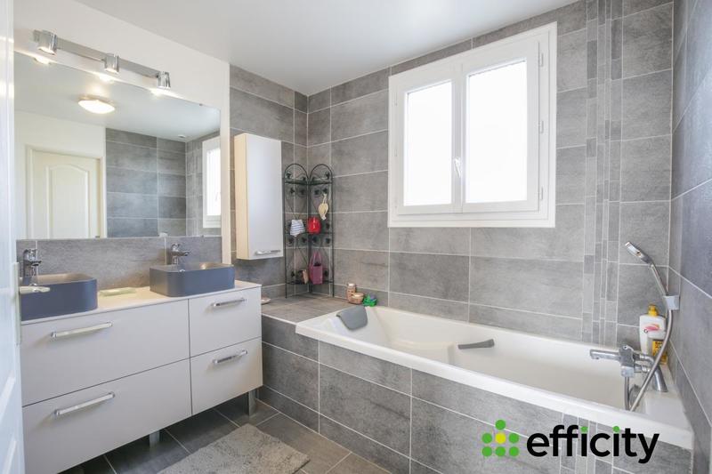 Pavillon - 147 m² - 8 pièces