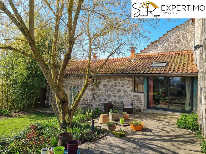 Maison - 230 m² - 6 pièces