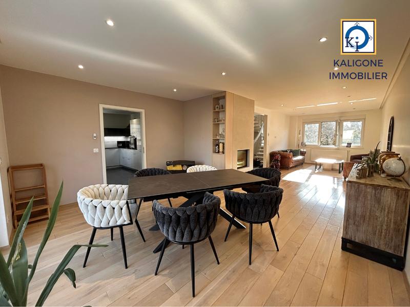 Maison - 180 m² - 7 pièces