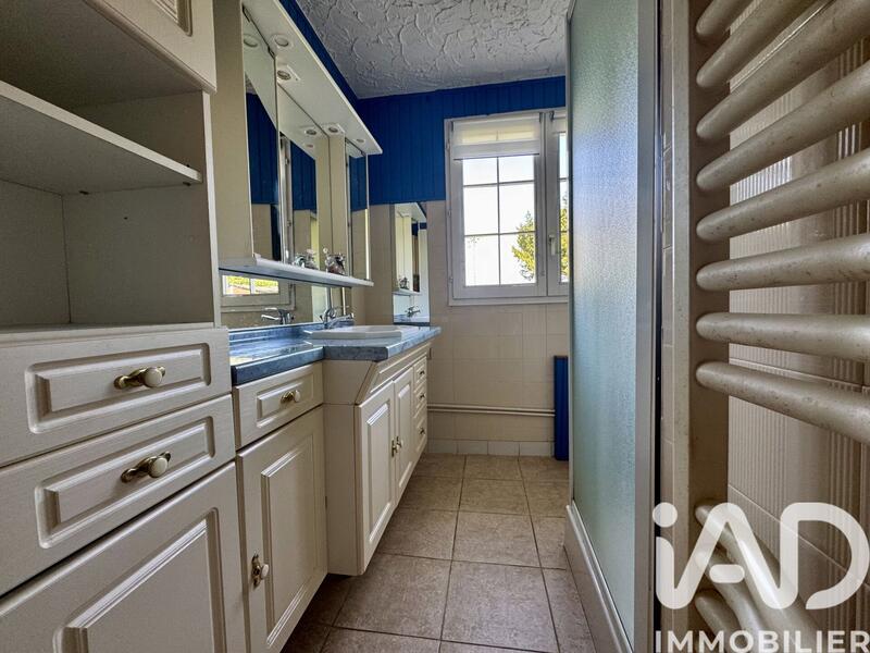 Maison - 122 m² - 4 pièces