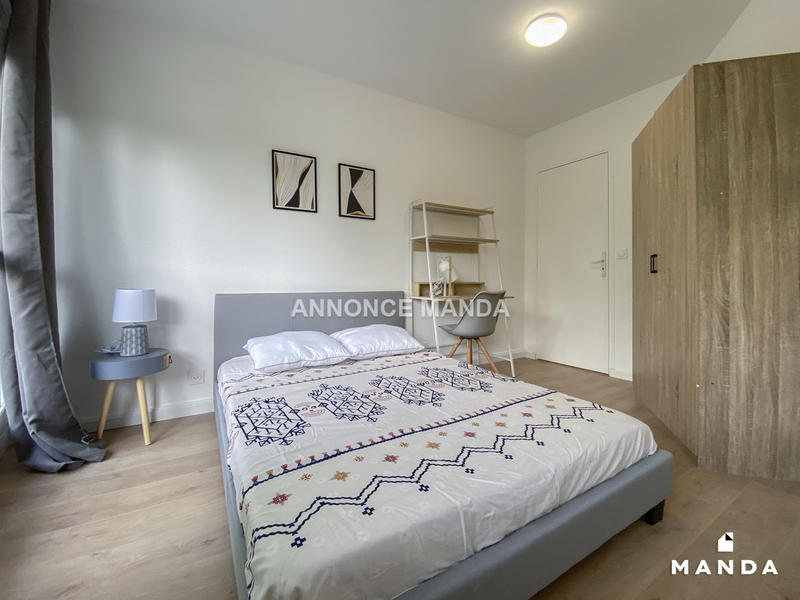 Chambre - 10 m² - 5 pièces