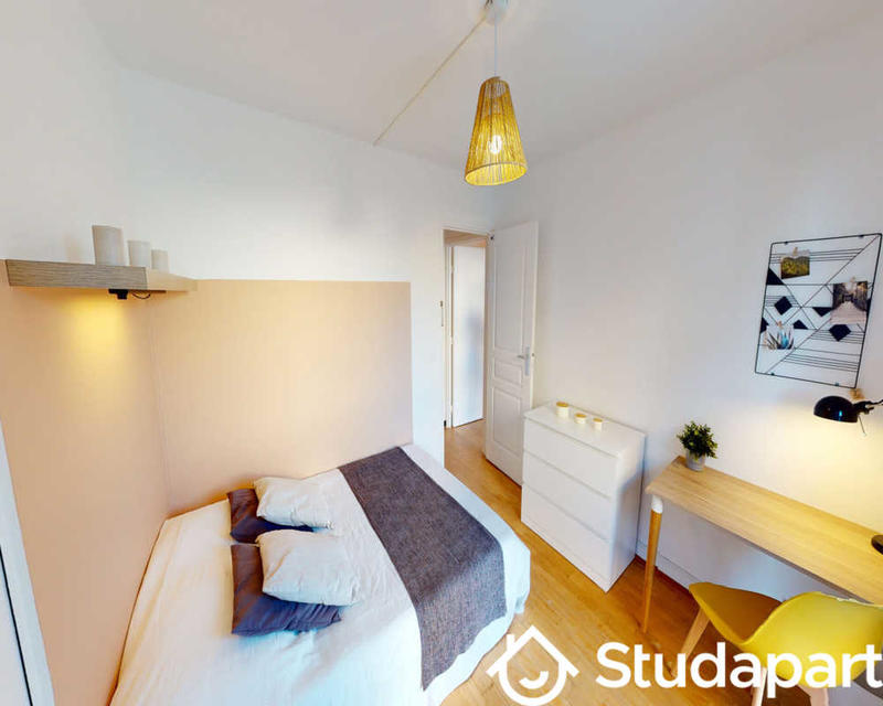 Chambre - 75 m² - 1 pièce