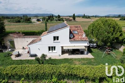 Maison - 200 m² - 8 pièces