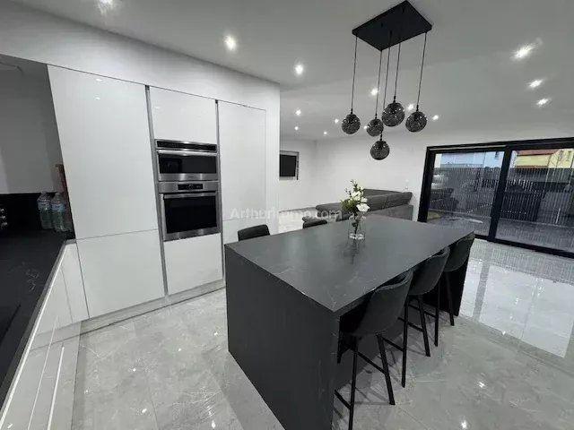 Maison - 136 m² - 7 pièces